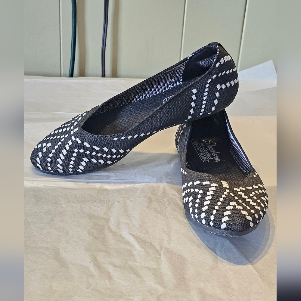 Skechers Women's, Cleo 2.0 - Be Amazed Flat Shoes Size 7.5